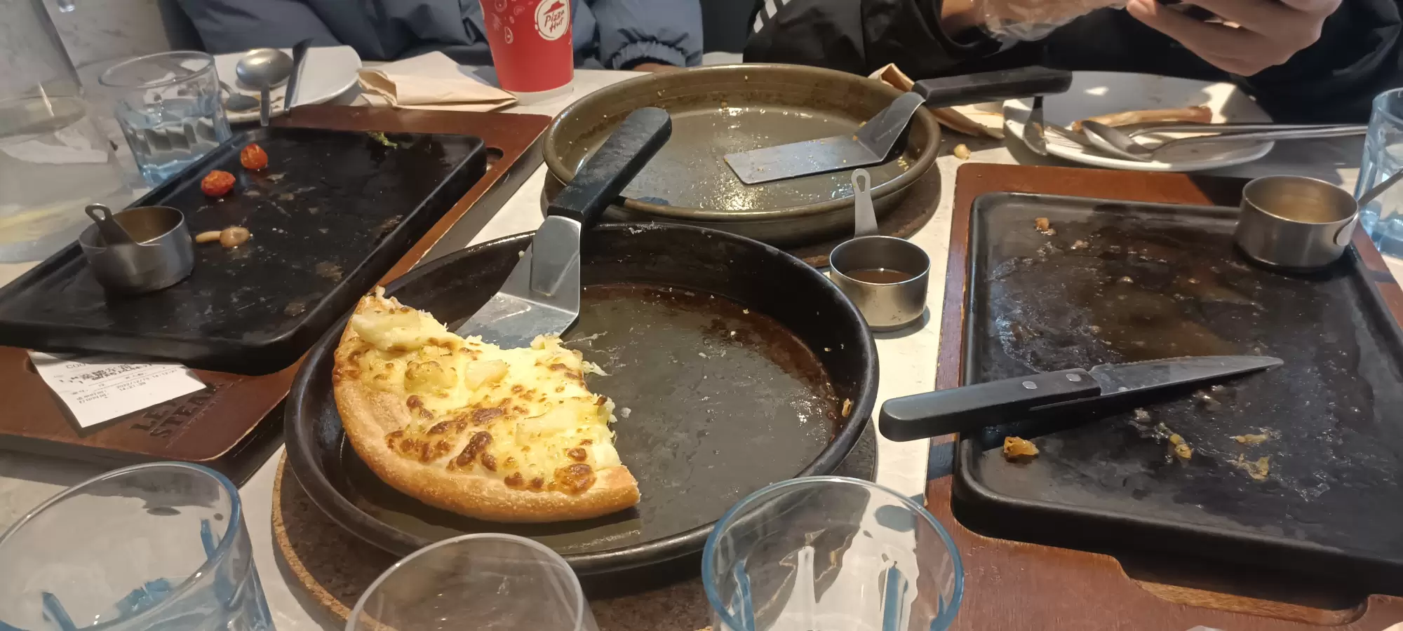 今天第一次吃披萨,也是第一次去必胜客